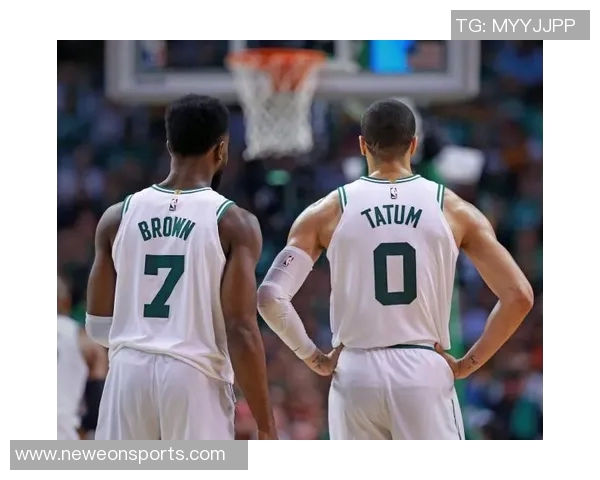 热心市民杰伦布朗发起慈善保龄球赛队友教练及工作人员积极参与助力公益